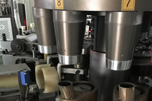 Secondary crimping process, especially suitable for high-end coffee cups with 300g thick paper and vending machines with high precision requirements.